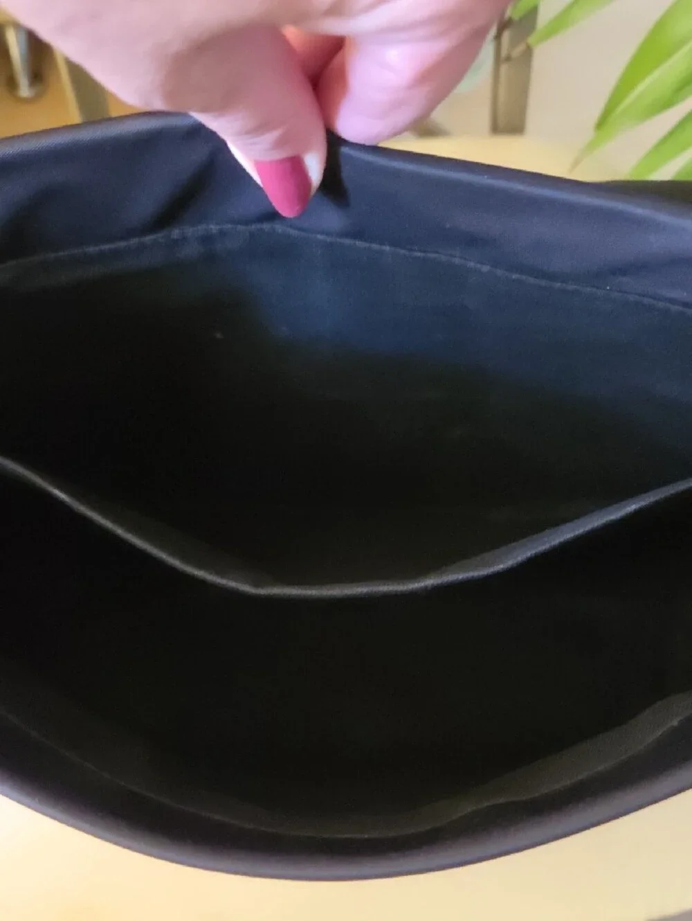 Kate spade black nylon messenger bag with adjustable strap ♥️